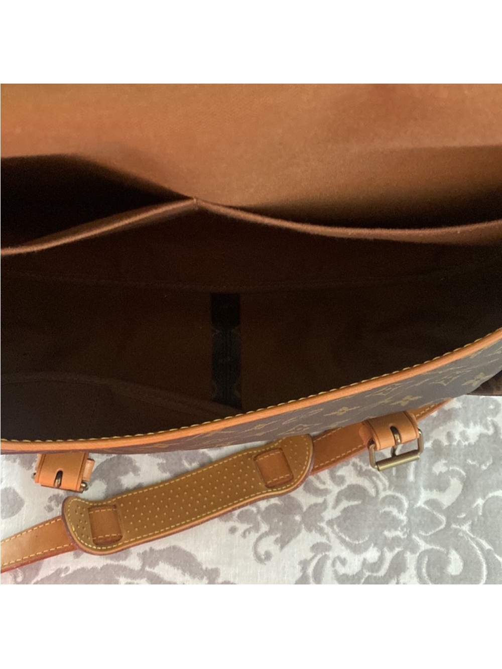 Authentic Louis Vuitton Samur 43 Monogram Bag - Picture 5 of 16